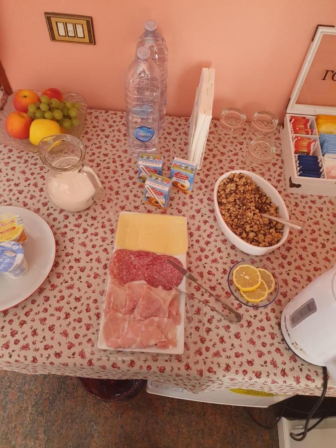 Villa Ferrari Oriella Solignano Nuovo Kültér fotó