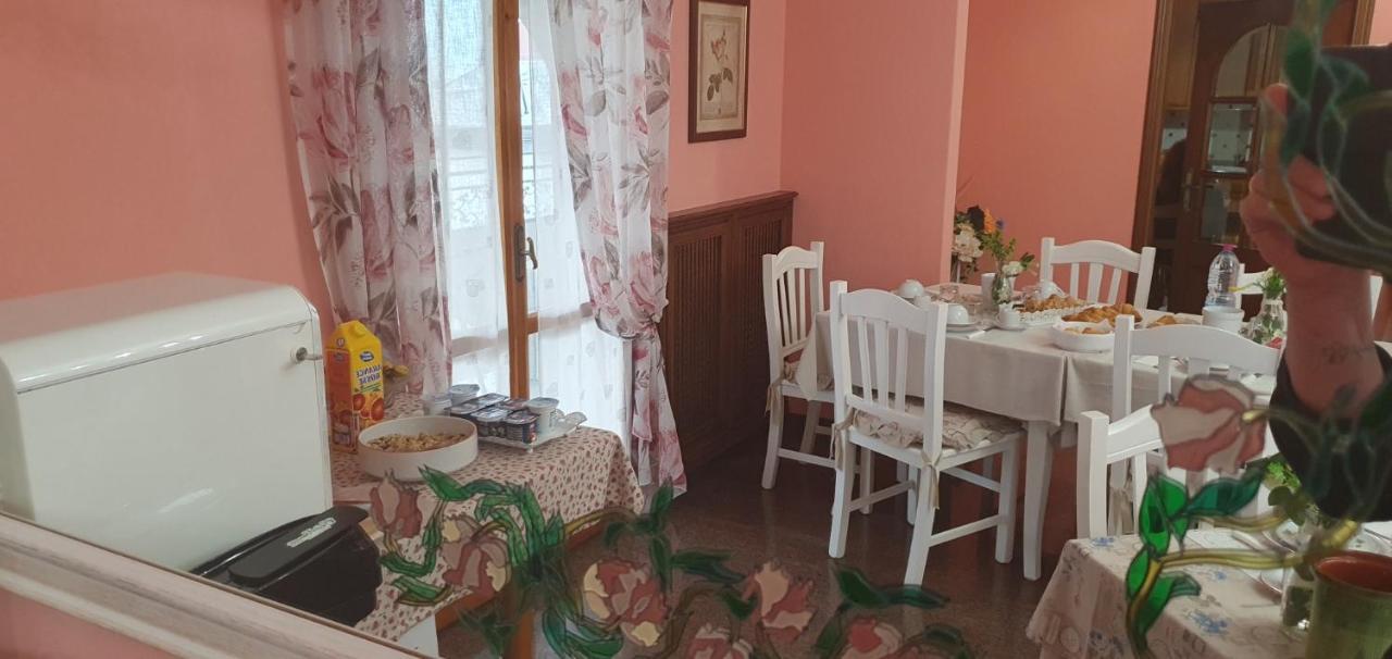 Villa Ferrari Oriella Solignano Nuovo Kültér fotó