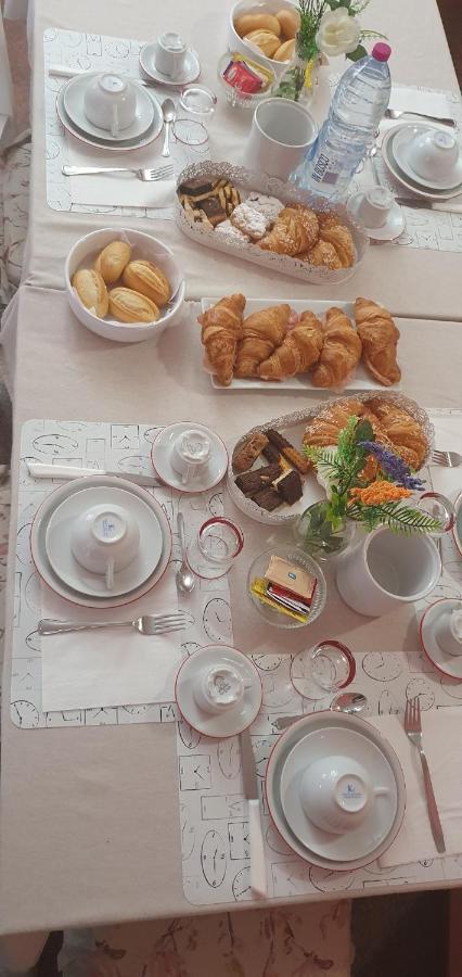 Villa Ferrari Oriella Solignano Nuovo Kültér fotó