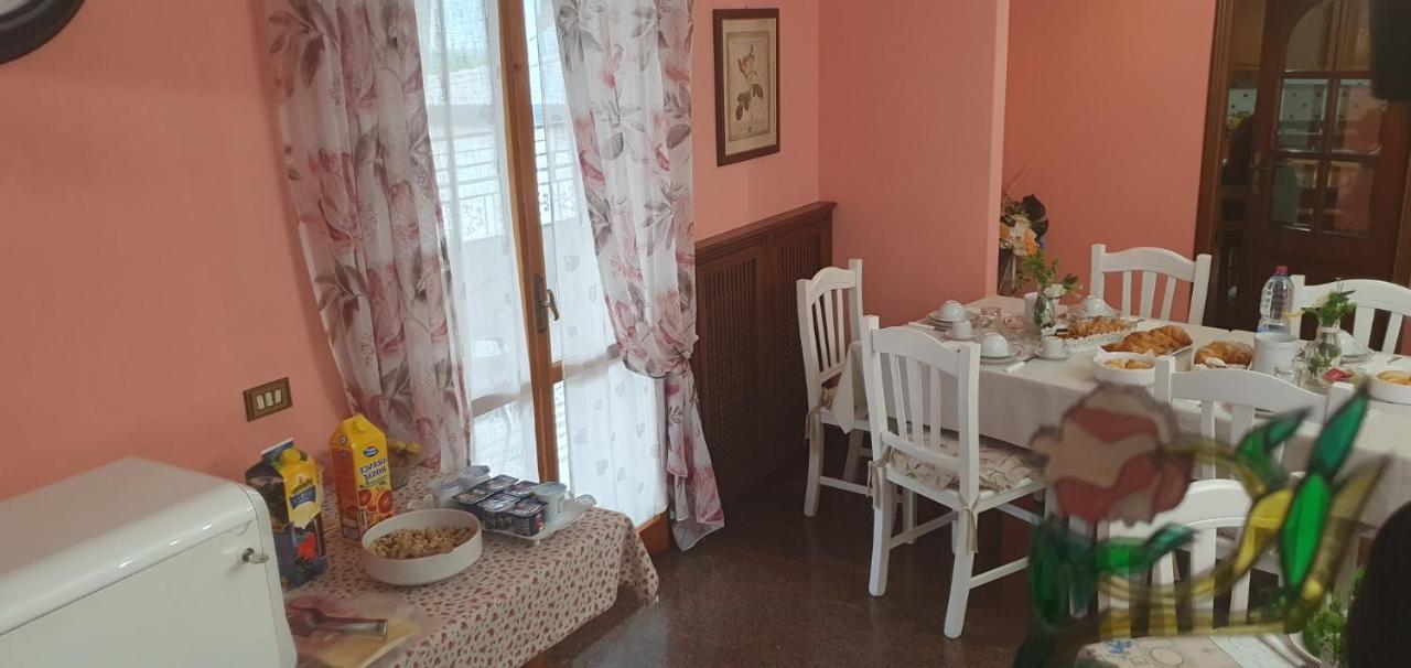 Villa Ferrari Oriella Solignano Nuovo Kültér fotó