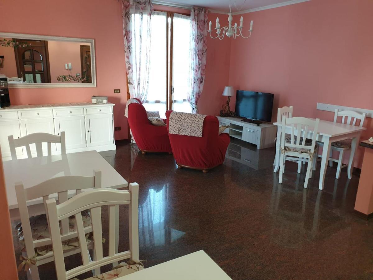 Villa Ferrari Oriella Solignano Nuovo Kültér fotó