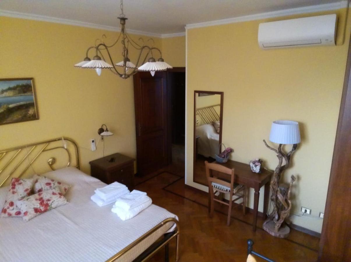 Villa Ferrari Oriella Solignano Nuovo Kültér fotó